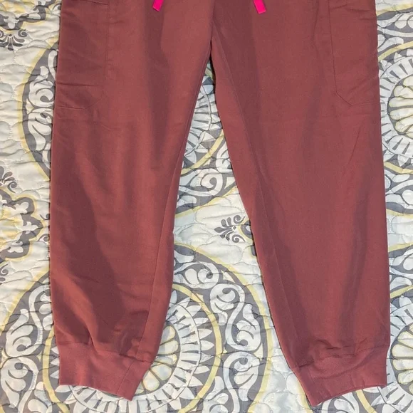FIGS Zamora Jogger Scrub Pants Womens Size S Pink Nurse Slim Fit Pockets Cargo - Picture 2 of 15